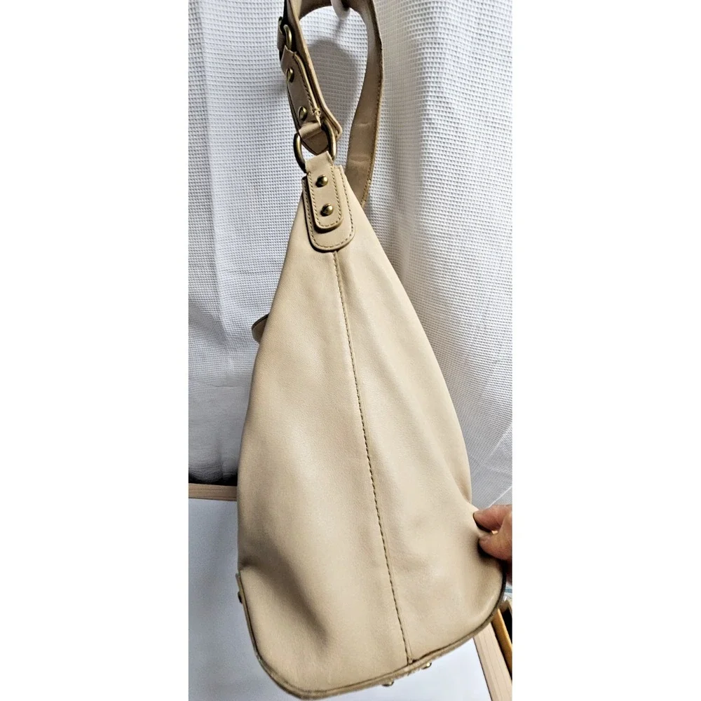 Vintage Cole‎ Haan large beige leather hobo bucket purse one handle bag